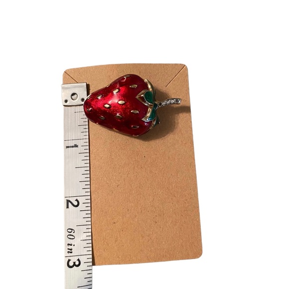 Vintage Strawberry  Enamel Brooch or Pin - Picture 3 of 3